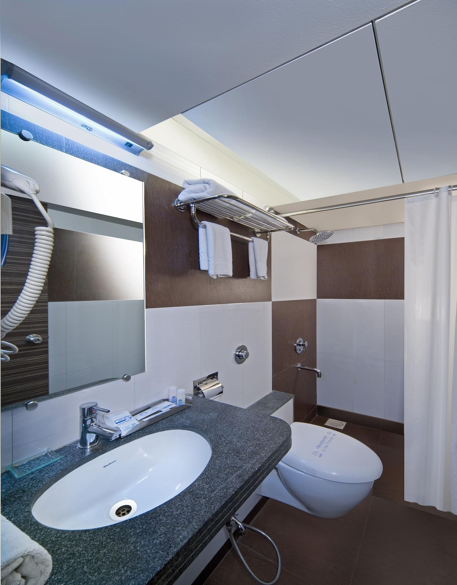 Kapila Business Hotel Poona Buitenkant foto
