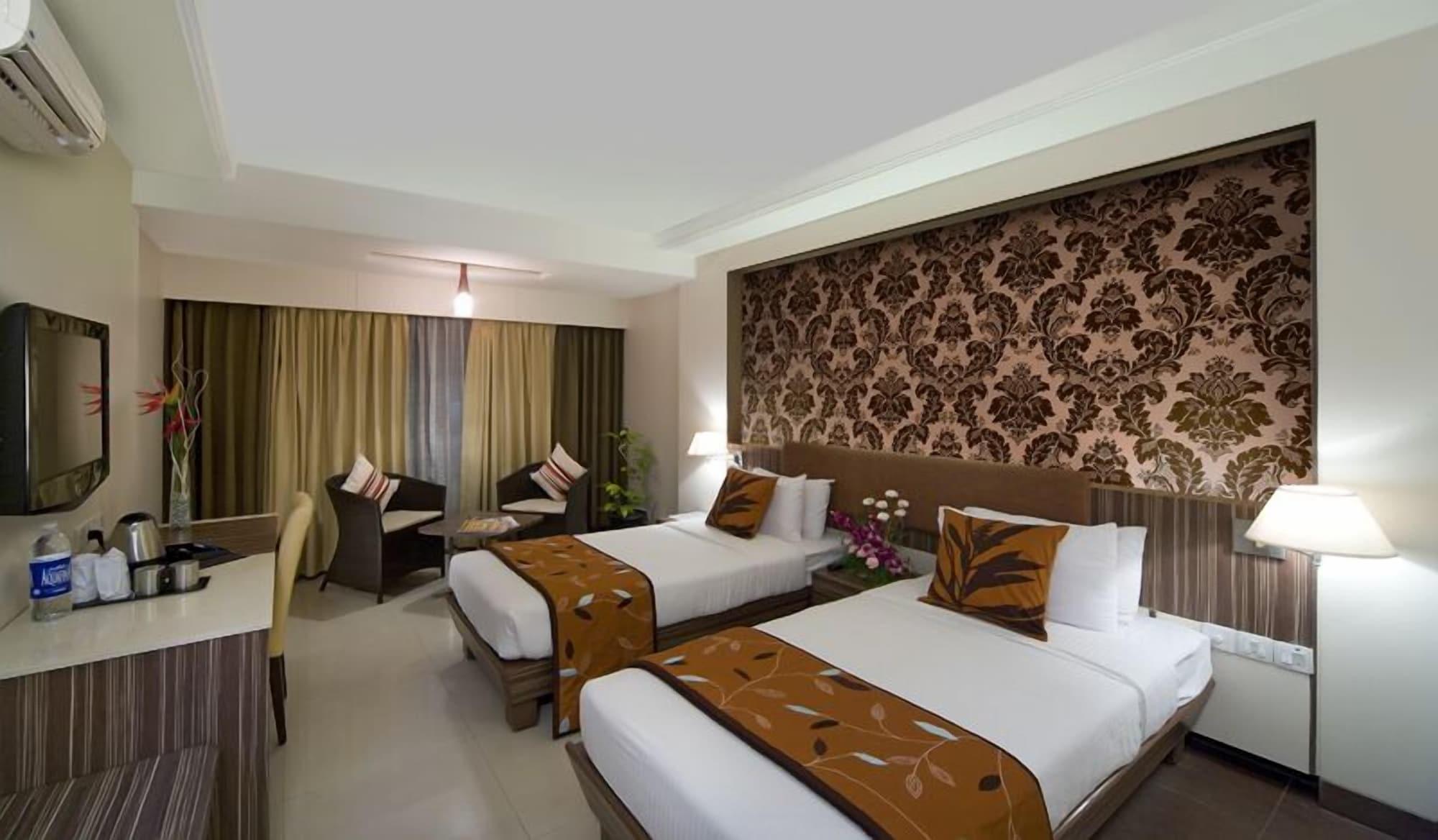 Kapila Business Hotel Poona Buitenkant foto