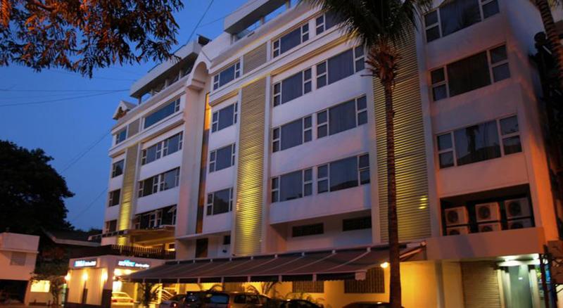 Kapila Business Hotel Poona Buitenkant foto