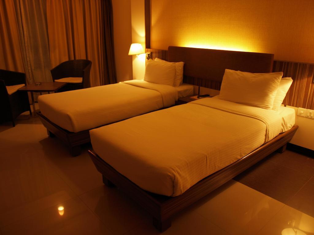 Kapila Business Hotel Poona Kamer foto