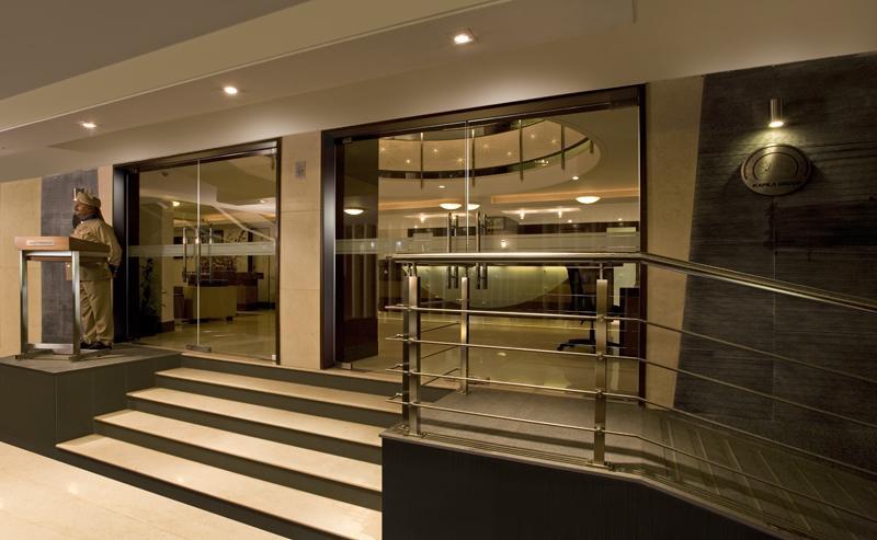 Kapila Business Hotel Poona Buitenkant foto