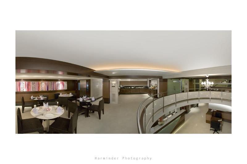 Kapila Business Hotel Poona Buitenkant foto