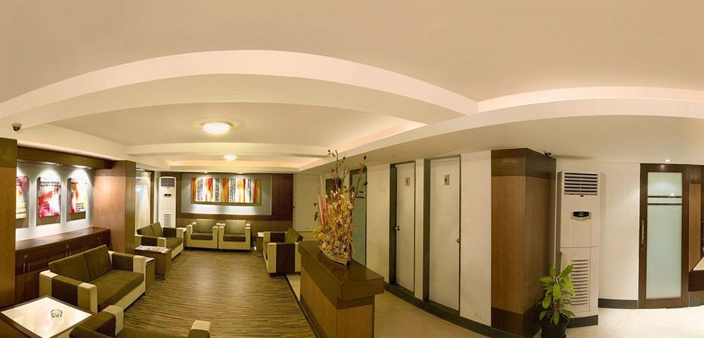 Kapila Business Hotel Poona Buitenkant foto