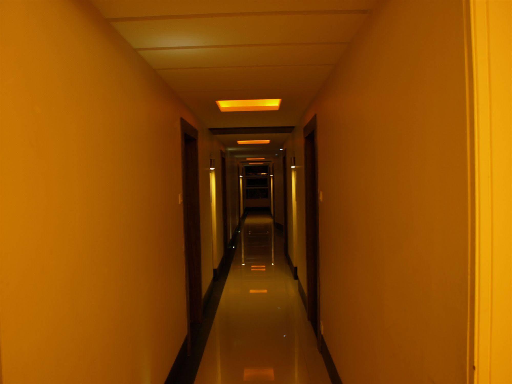 Kapila Business Hotel Poona Buitenkant foto
