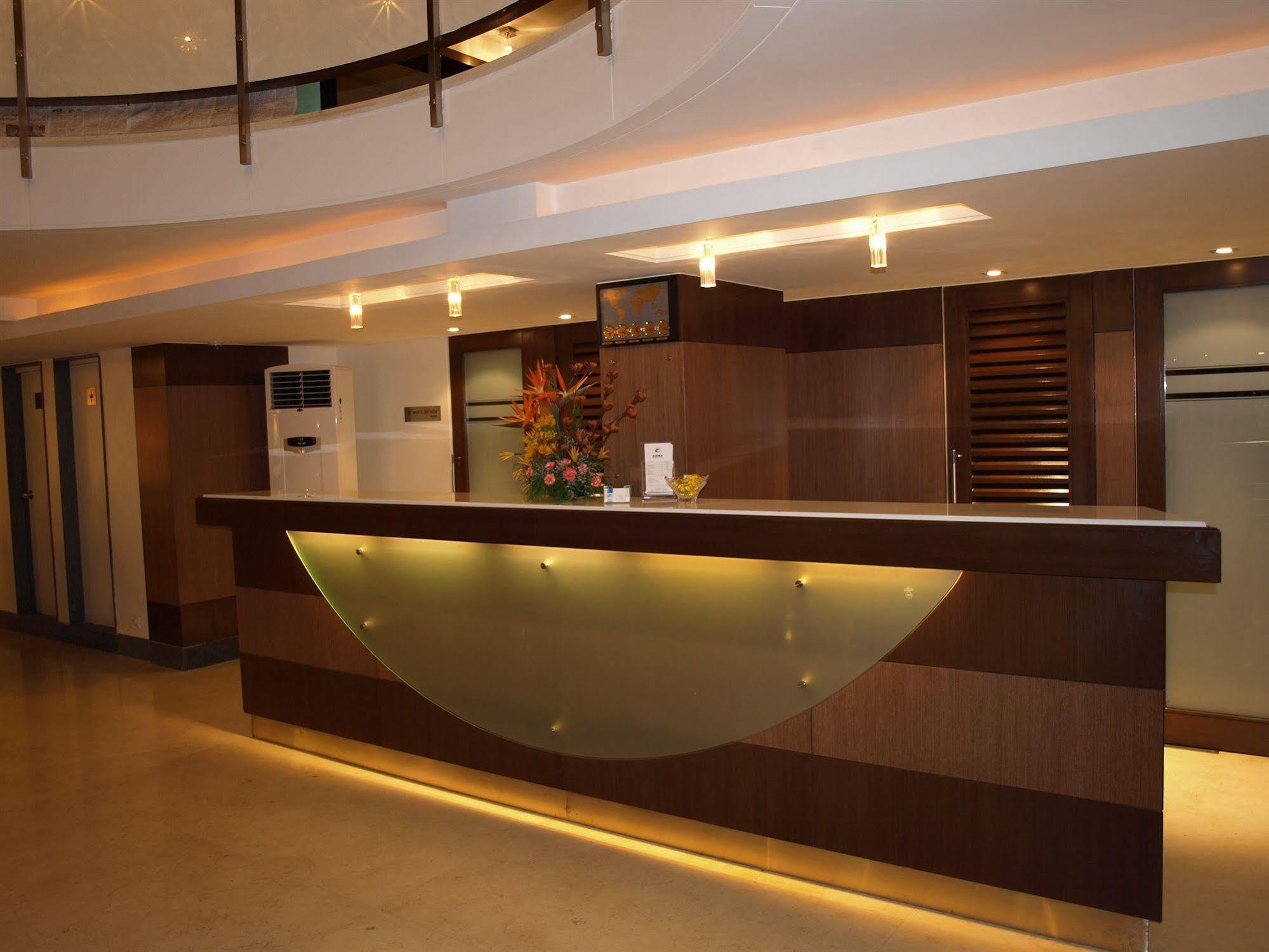 Kapila Business Hotel Poona Buitenkant foto