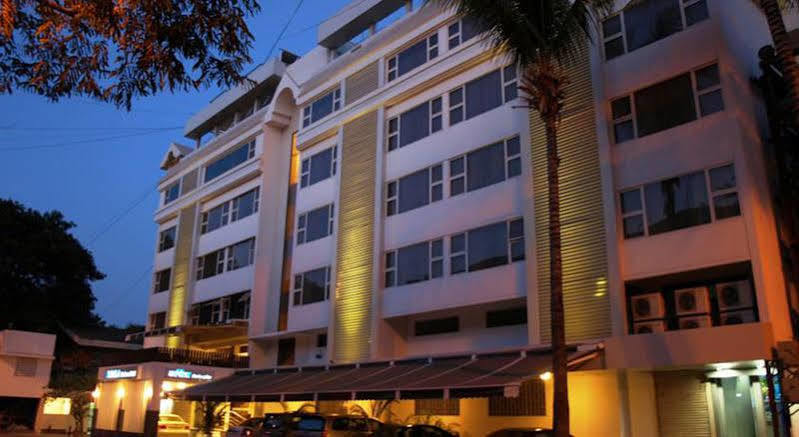 Kapila Business Hotel Poona Buitenkant foto